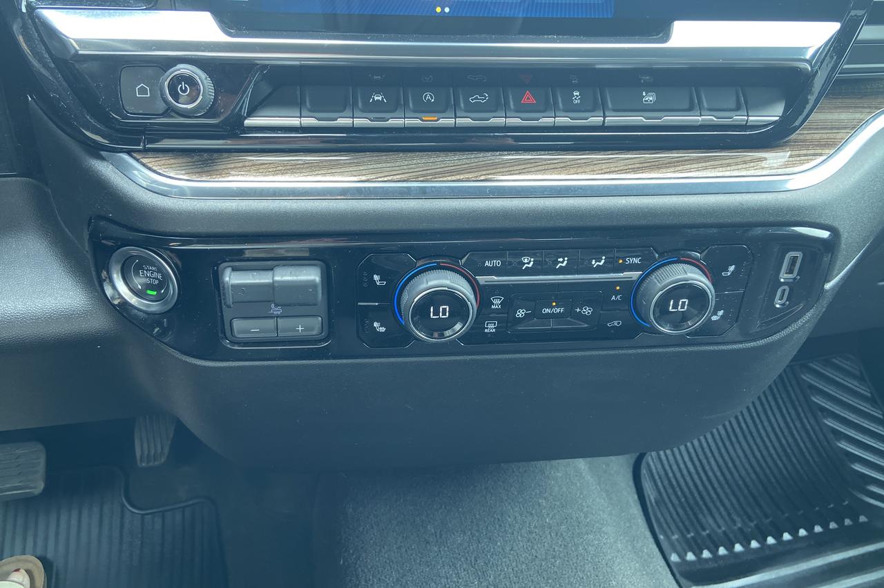 2025 Chevrolet Silverado 1500 LT Photo