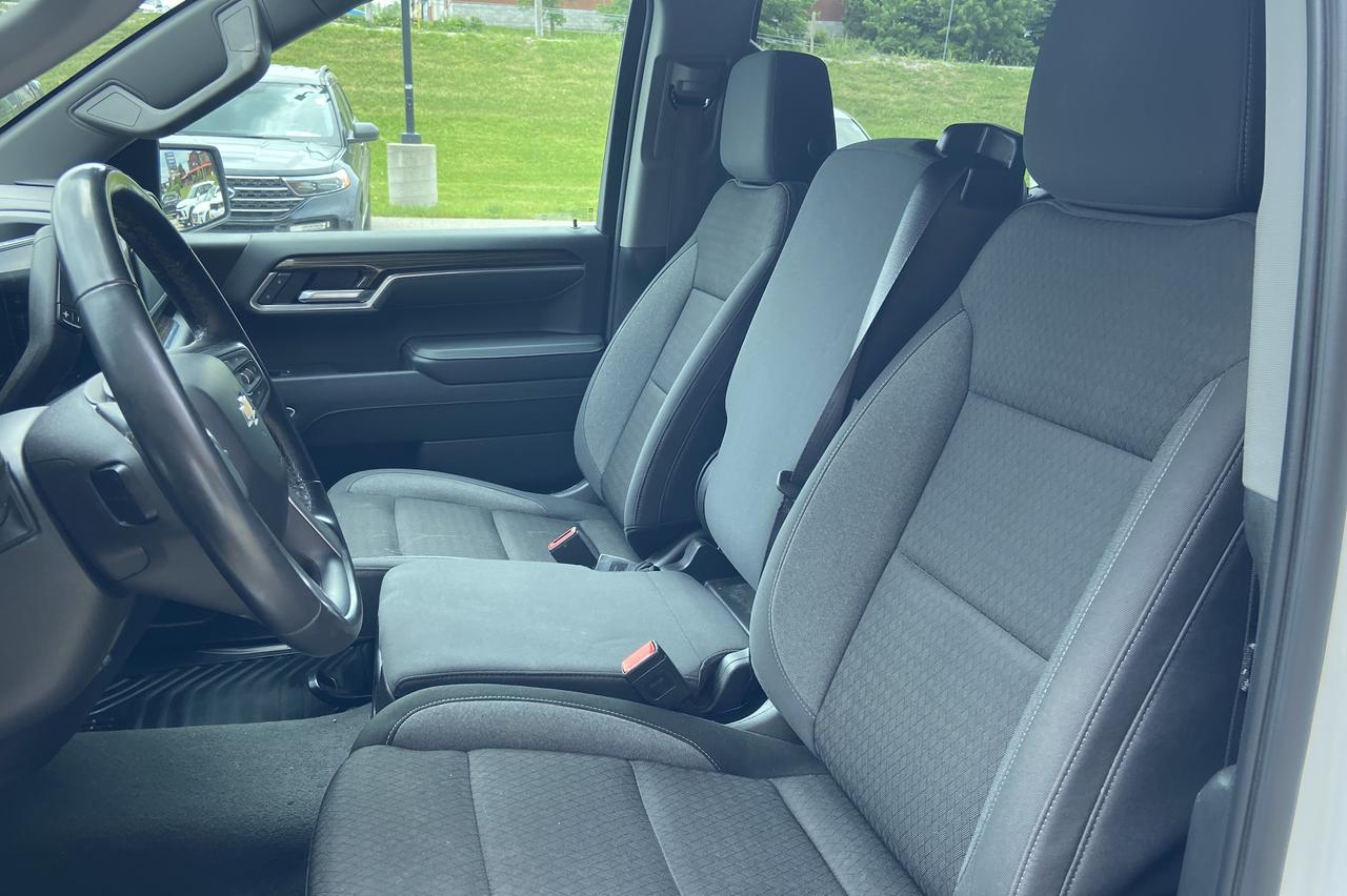 2025 Chevrolet Silverado 1500 LT Photo
