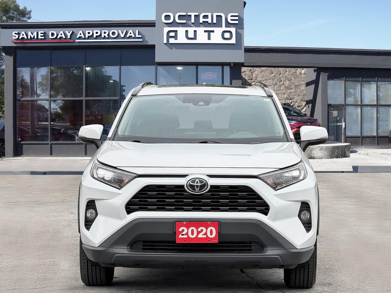 2020 Toyota RAV4 XLE FWD Photo
