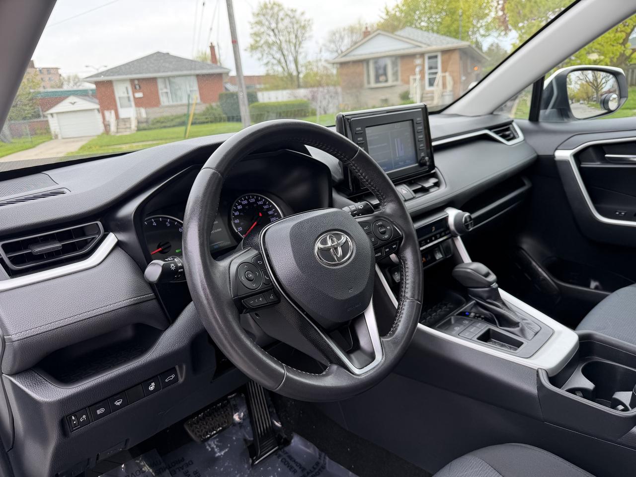 2020 Toyota RAV4 XLE FWD Photo