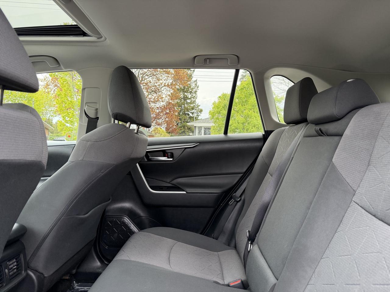 2020 Toyota RAV4 XLE FWD Photo