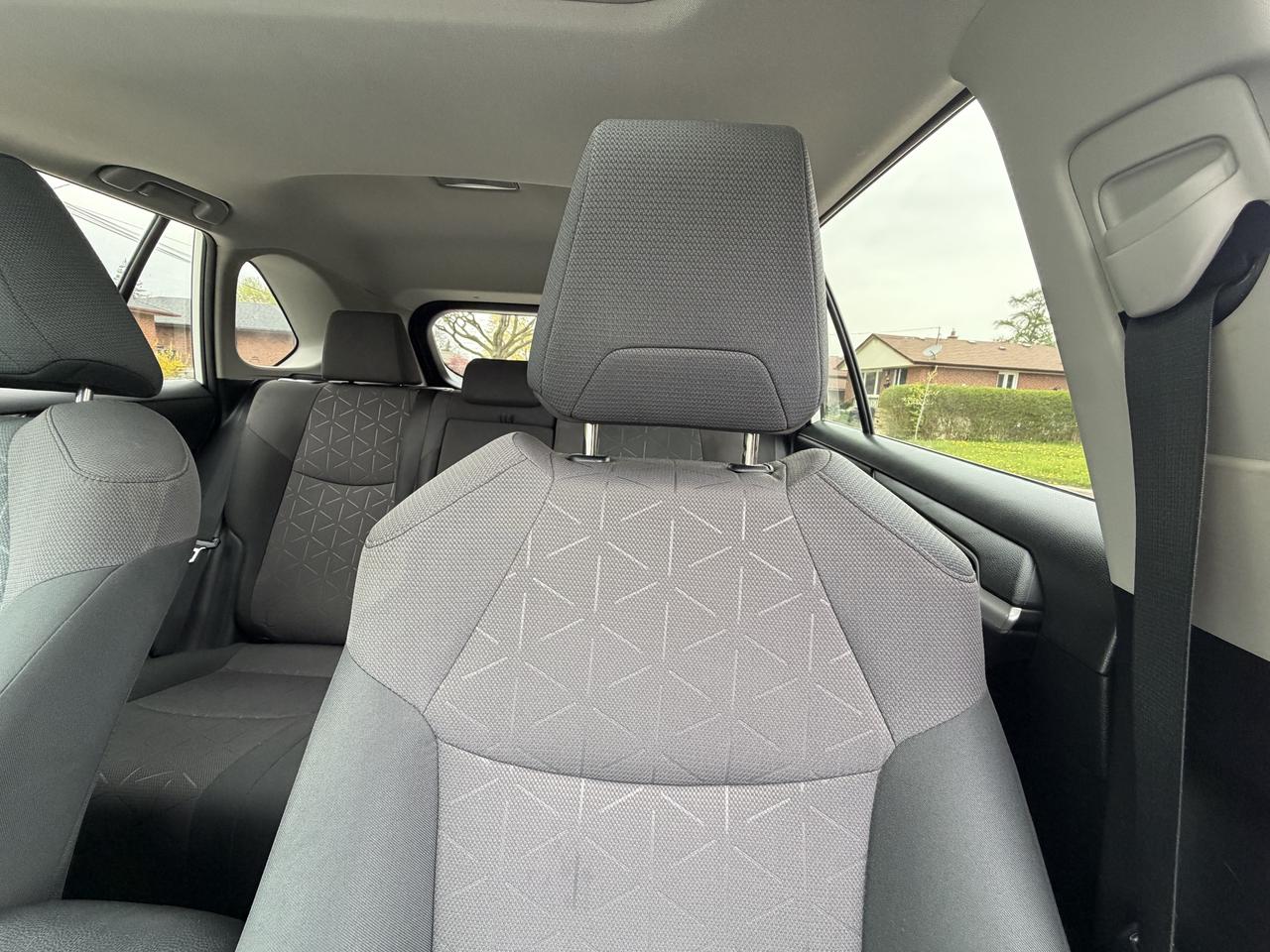 2020 Toyota RAV4 XLE FWD Photo