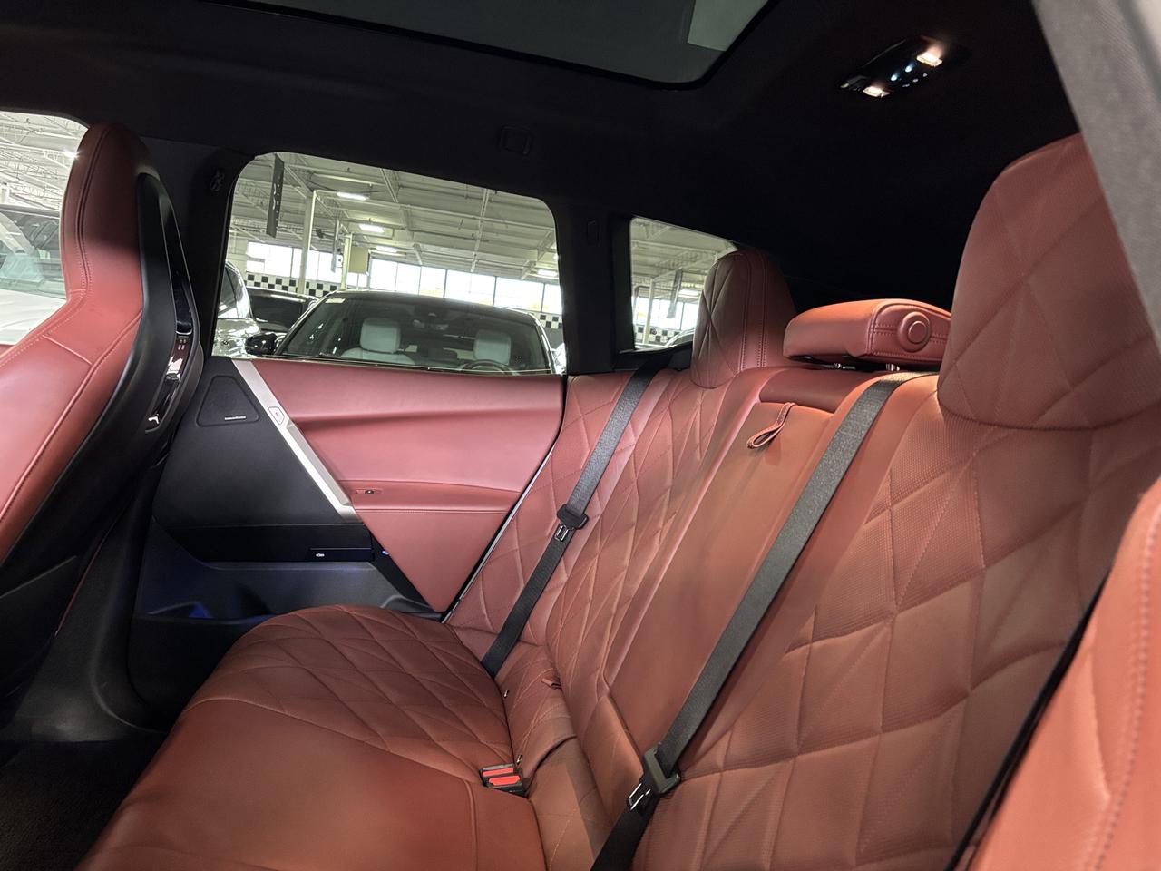 2022 BMW iX xDrive50|AWD|MASSAGE|HEADSUP|3DCAM|BROWNLEATHER|++ Photo
