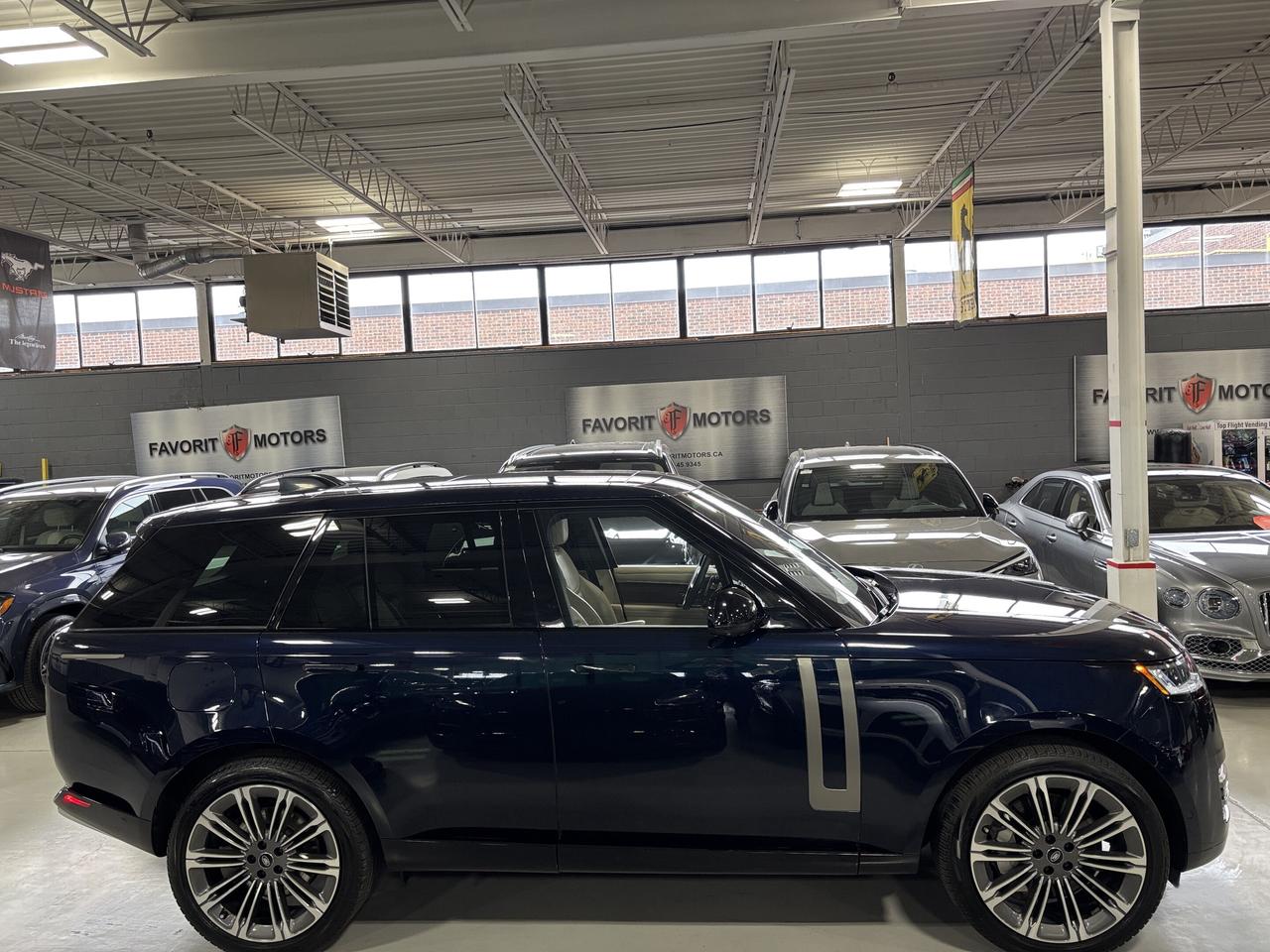 2023 Land Rover Range Rover P530 SE SWB|NO LUX TAX|RECLINE|WOOD|CREAMSEATS|HUD Photo