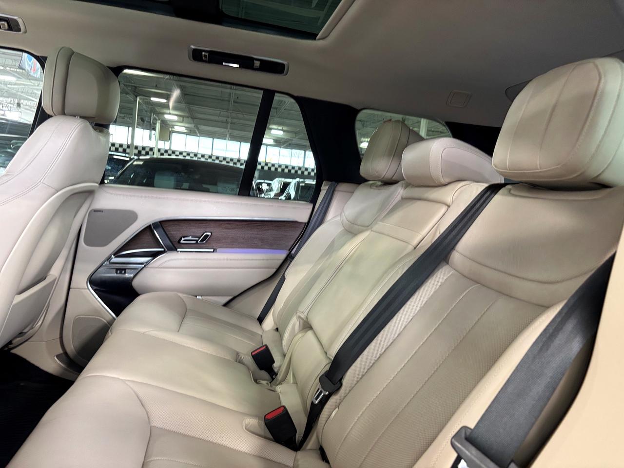 2023 Land Rover Range Rover P530 SE SWB|NO LUX TAX|RECLINE|WOOD|CREAMSEATS|HUD Photo