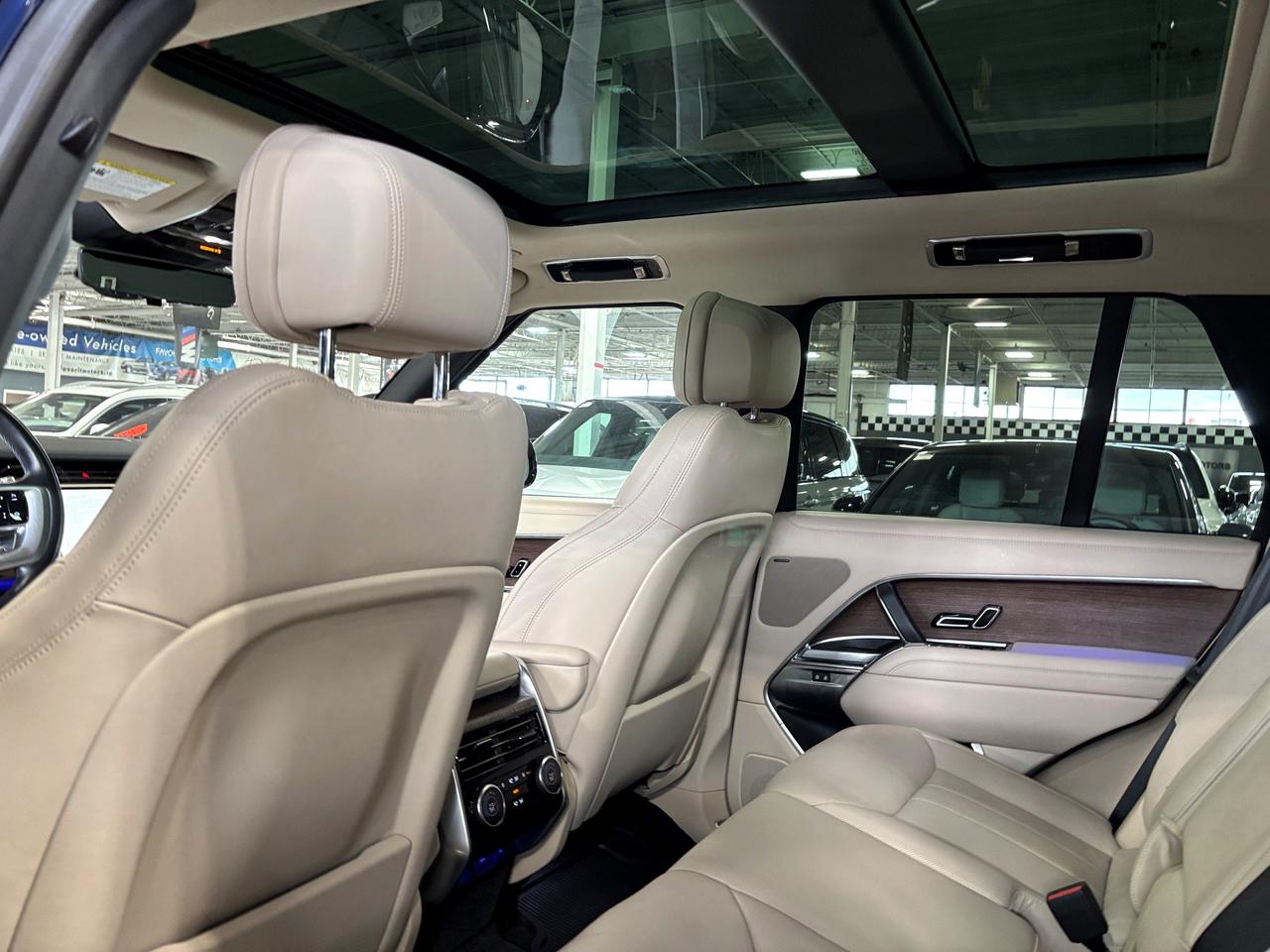 2023 Land Rover Range Rover P530 SE SWB|NO LUX TAX|RECLINE|WOOD|CREAMSEATS|HUD Photo