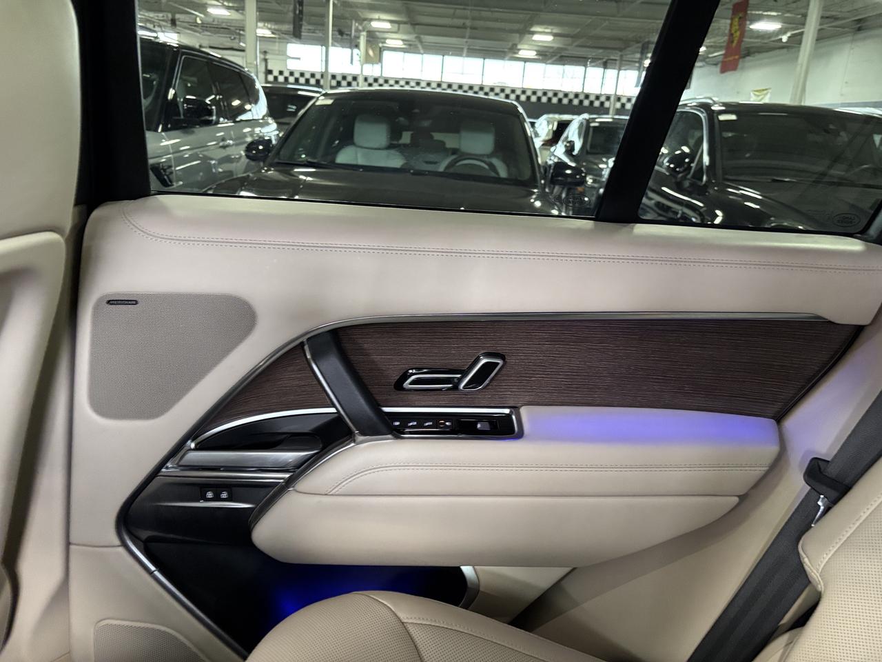 2023 Land Rover Range Rover P530 SE SWB|NO LUX TAX|RECLINE|WOOD|CREAMSEATS|HUD Photo