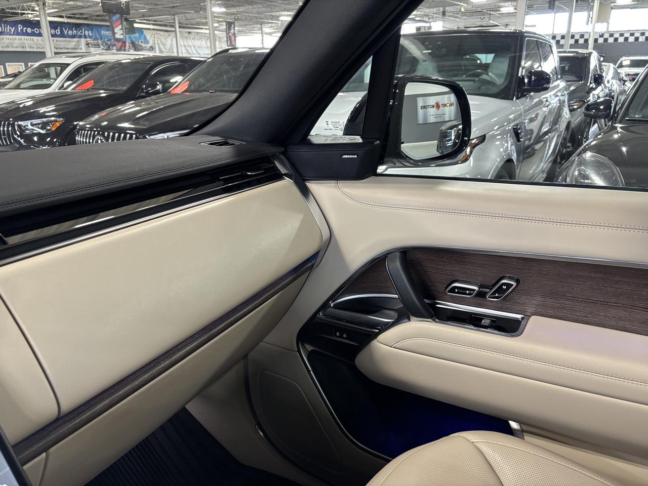 2023 Land Rover Range Rover P530 SE SWB|NO LUX TAX|RECLINE|WOOD|CREAMSEATS|HUD Photo
