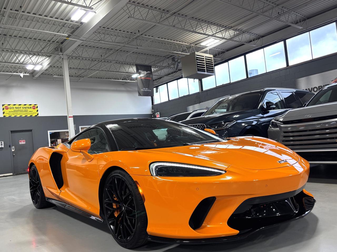 2022 McLaren GT NO LUX TAX|BUTTERFLYDOORS|CHROMICROOF|FRONTLIFT|+ Photo4