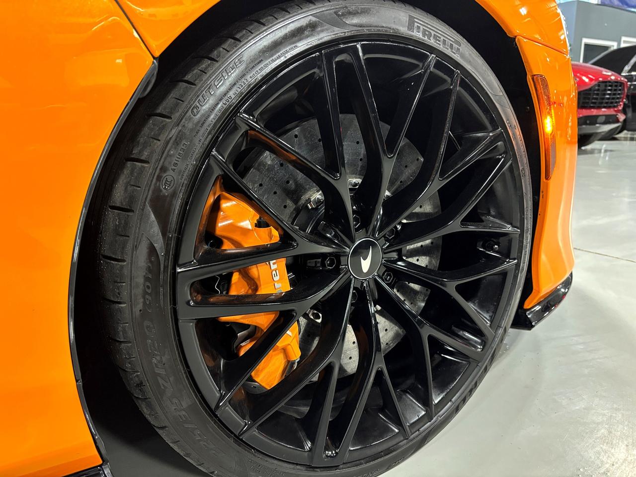2022 McLaren GT NO LUX TAX|BUTTERFLYDOORS|CHROMICROOF|FRONTLIFT|+ Photo