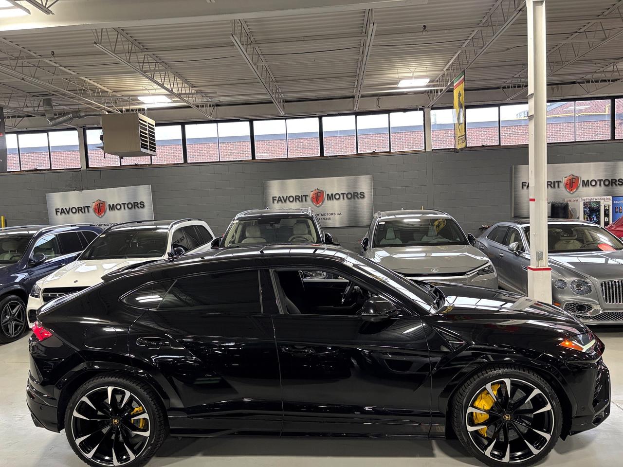 2021 Lamborghini Urus 641HP|AWD|CERAMICBRAKES|YELLOWSTITCH|3DCAM|HEADSUP Photo3