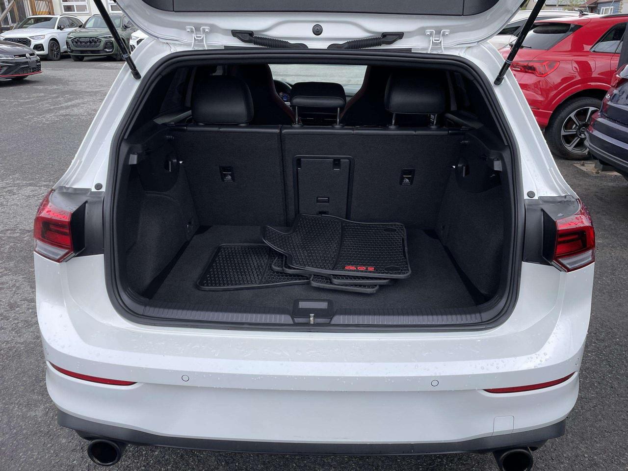 2023 Volkswagen Golf GTI Performance PERFORMANCE, HEADS UP, HARMAN KARDON, NAVI, LEATHER, PANO. ROOF, BLIS, HTD. & VENTED SEATS Photo