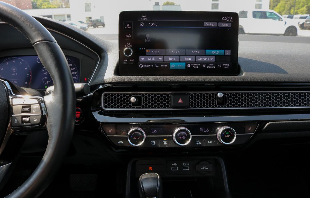 2023 Honda Civic Sedan Touring CVT | NAVIGATION | BOSE AUDIO| BLUETOOTH Photo