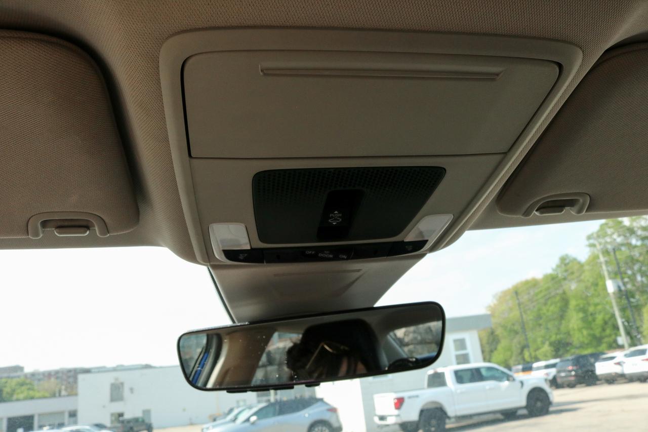 2023 Honda Civic Sedan Touring CVT | NAVIGATION | BOSE AUDIO| BLUETOOTH Photo