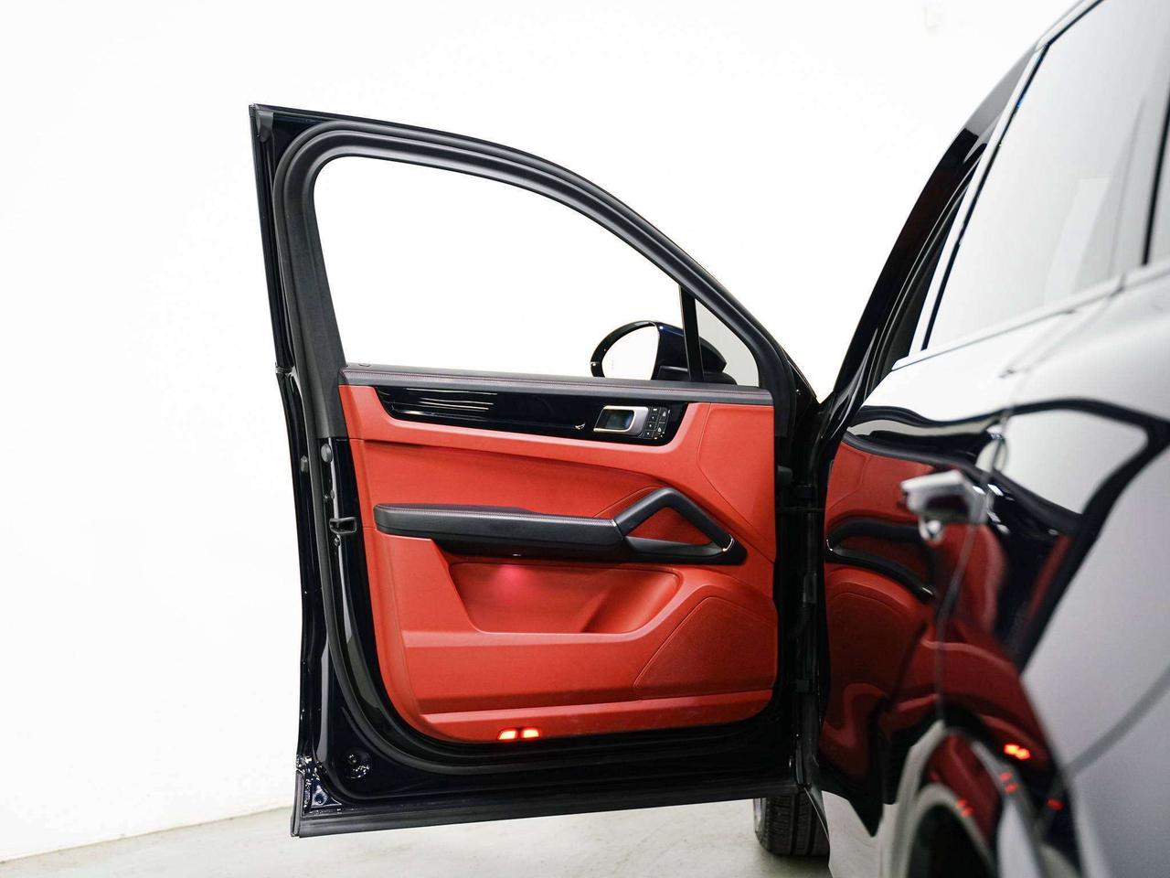 2023 Porsche Cayenne PREMIUM PLUS | PANO | 21 IN Photo