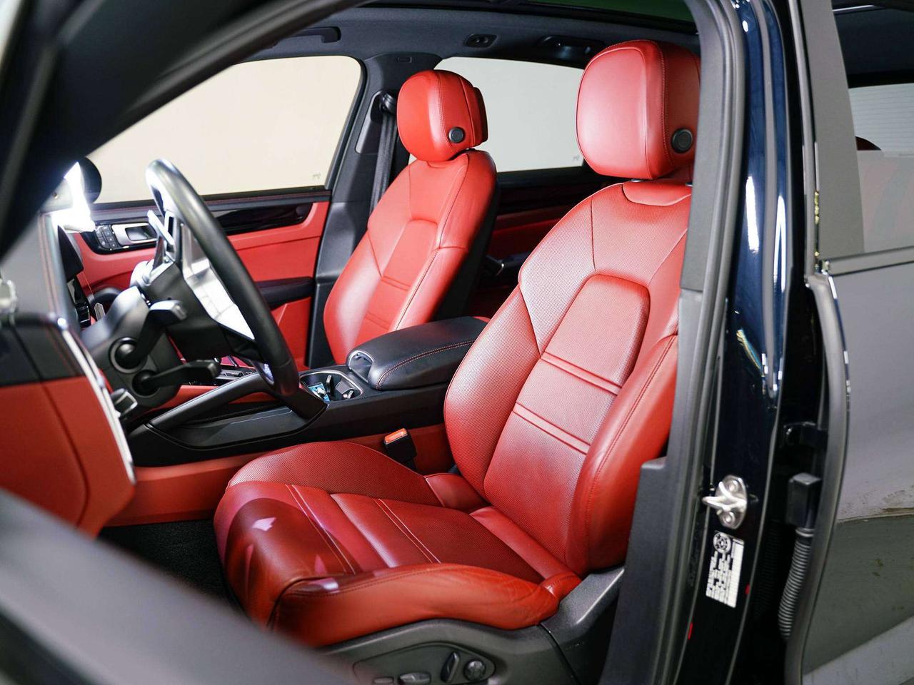 2023 Porsche Cayenne PREMIUM PLUS | PANO | 21 IN Photo