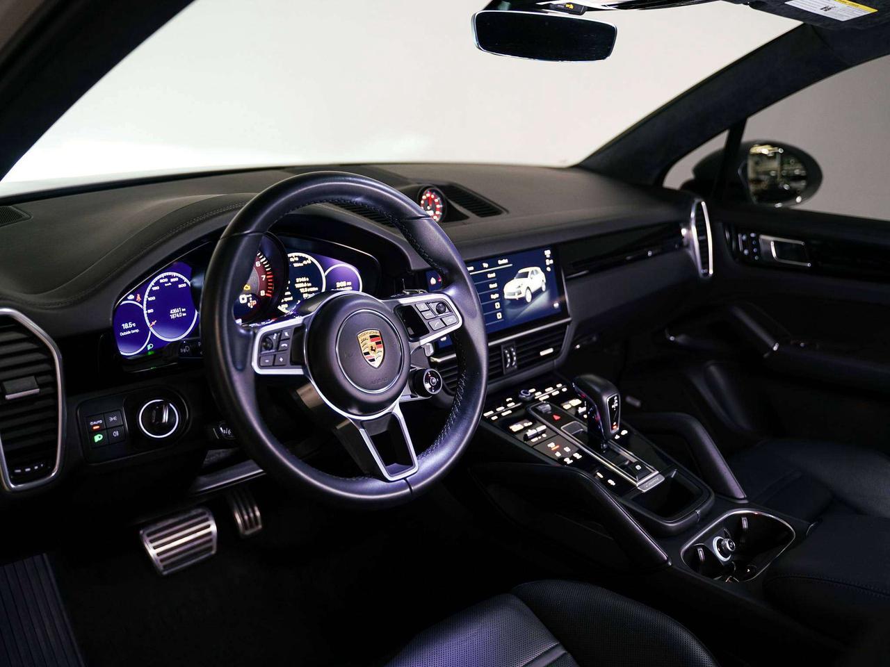 2022 Porsche Cayenne GTS | PREMIUM PLUS | PANO | 21 IN Photo