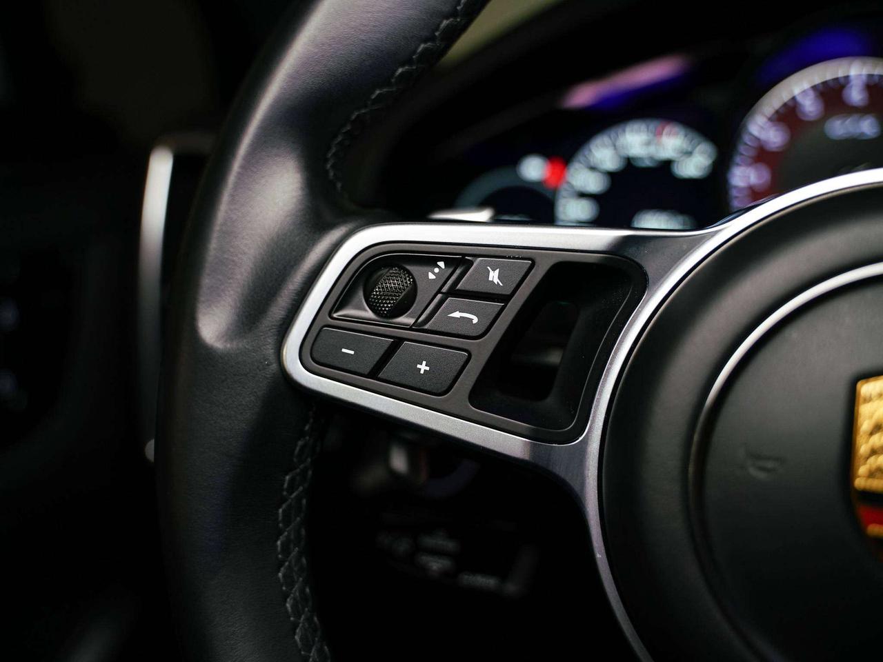 2022 Porsche Cayenne GTS | PREMIUM PLUS | PANO | 21 IN Photo