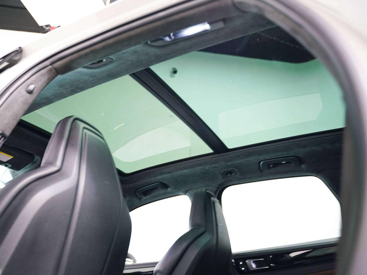 2022 Porsche Cayenne GTS | PREMIUM PLUS | PANO | 21 IN Photo
