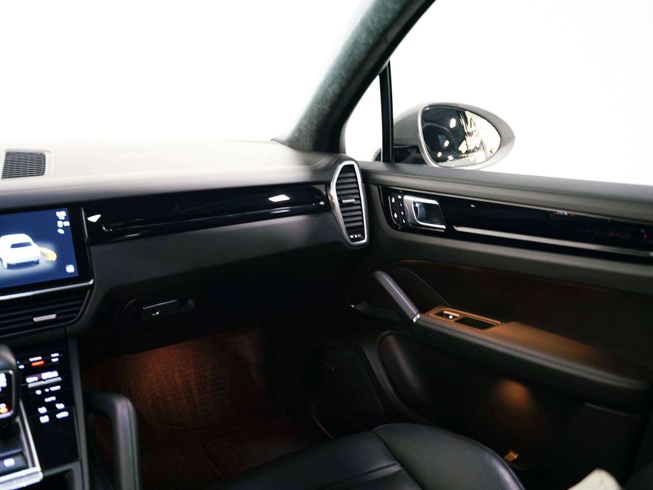 2022 Porsche Cayenne GTS | PREMIUM PLUS | PANO | 21 IN Photo