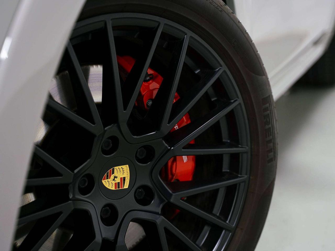 2022 Porsche Cayenne GTS | PREMIUM PLUS | PANO | 21 IN Photo