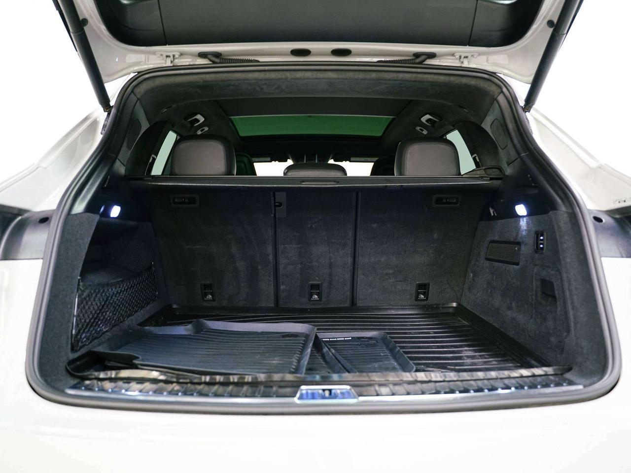 2022 Porsche Cayenne GTS | PREMIUM PLUS | PANO | 21 IN Photo