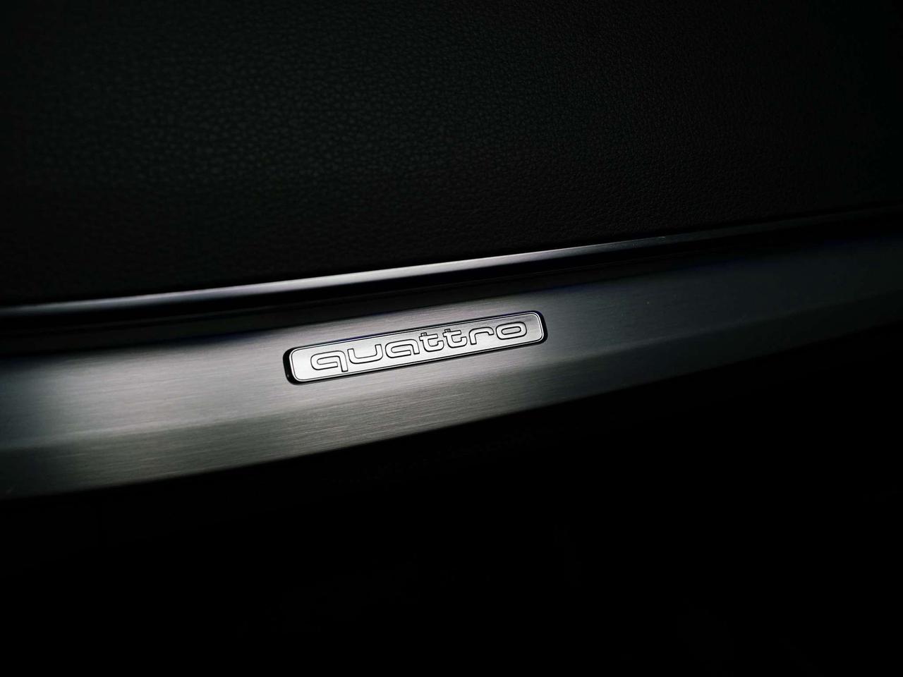 2021 Audi SQ5 TECHNIK | CARPLAY | BLACK PKG | B&O | 21 IN Photo
