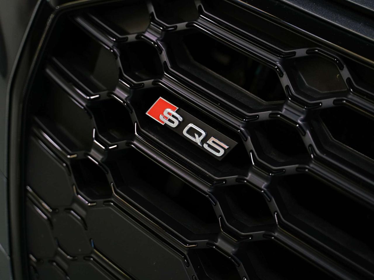 2021 Audi SQ5 TECHNIK | CARPLAY | BLACK PKG | B&O | 21 IN Photo
