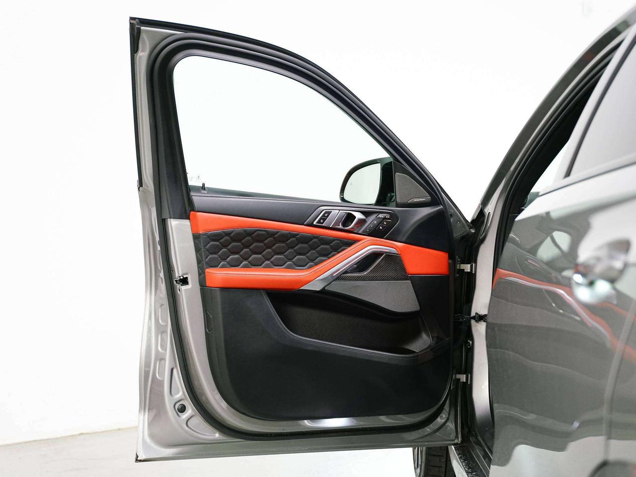 2022 BMW X6 M COMPETITION | PREMIUM | CARBON FIBRE | HUD | 21 IN Photo