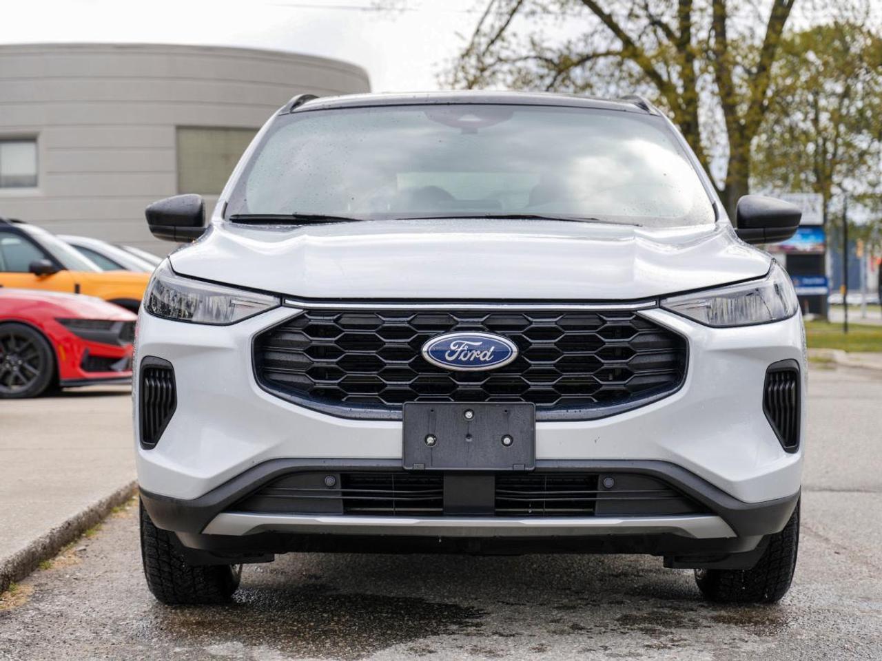2025 Ford Escape ST-Line AWD | LOW KM | WINTER/SUMMER TIRED INCLUDE Photo