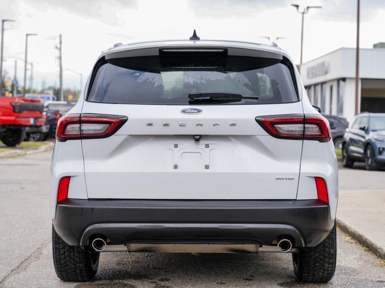 2025 Ford Escape ST-Line AWD | LOW KM | WINTER/SUMMER TIRED INCLUDE Photo