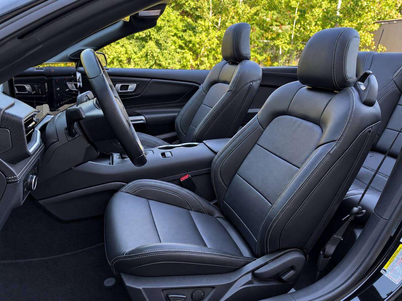 2025 Ford Mustang Ecoboost Premium Convertible RWD Photo