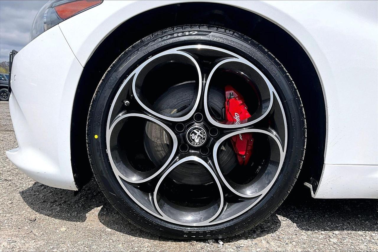 2023 Alfa Romeo Giulia Veloce | Premium Leather | Harman Kardon | AWD Photo