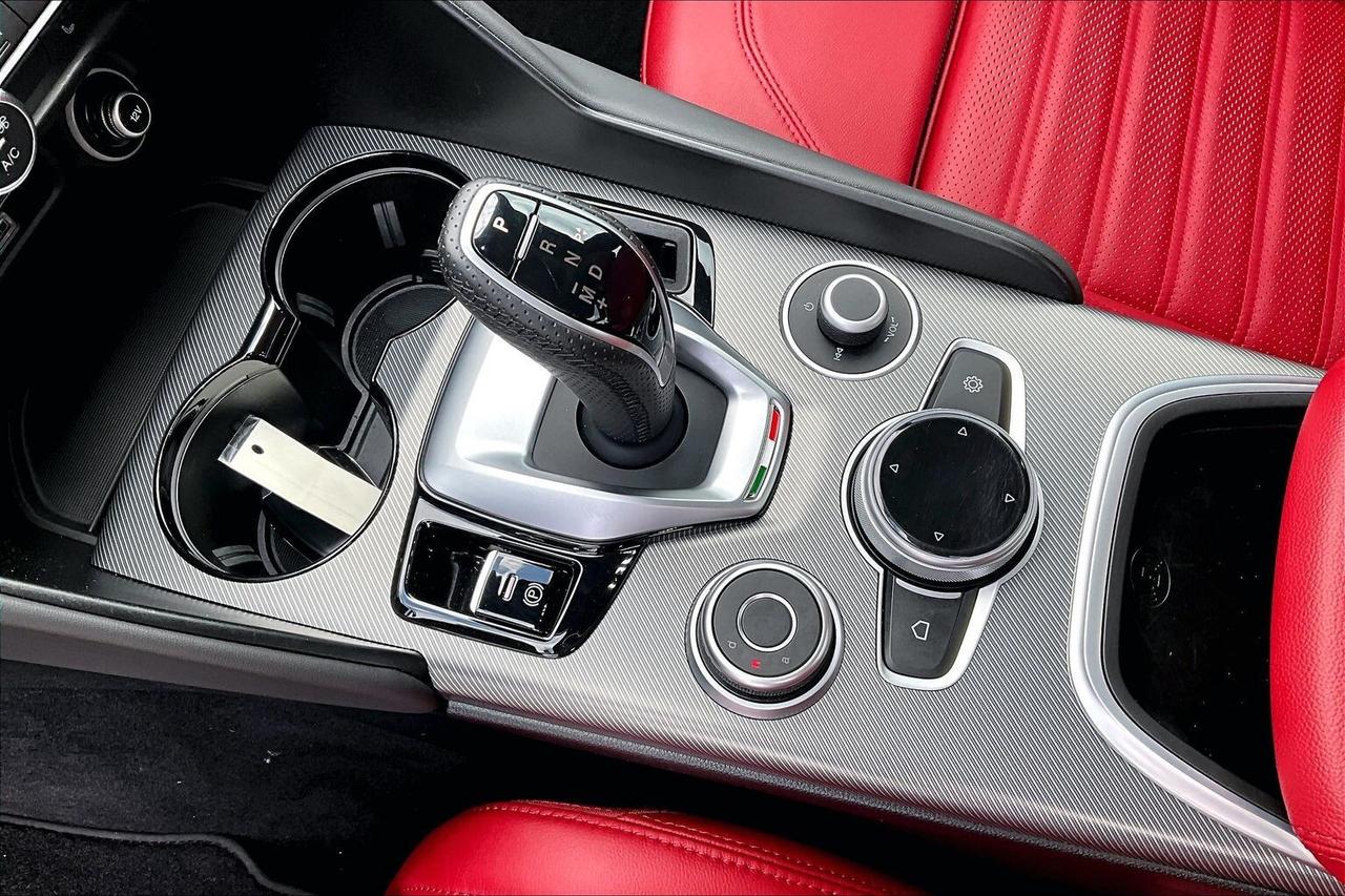 2023 Alfa Romeo Giulia Veloce | Premium Leather | Harman Kardon | AWD Photo