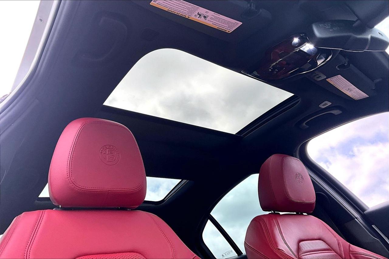 2023 Alfa Romeo Giulia Veloce | Premium Leather | Harman Kardon | AWD Photo