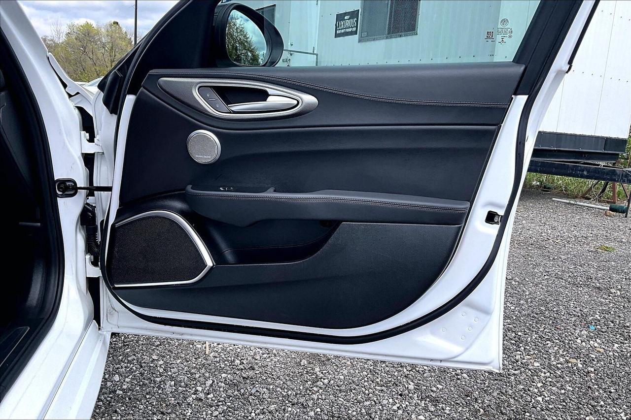2023 Alfa Romeo Giulia Veloce | Premium Leather | Harman Kardon | AWD Photo