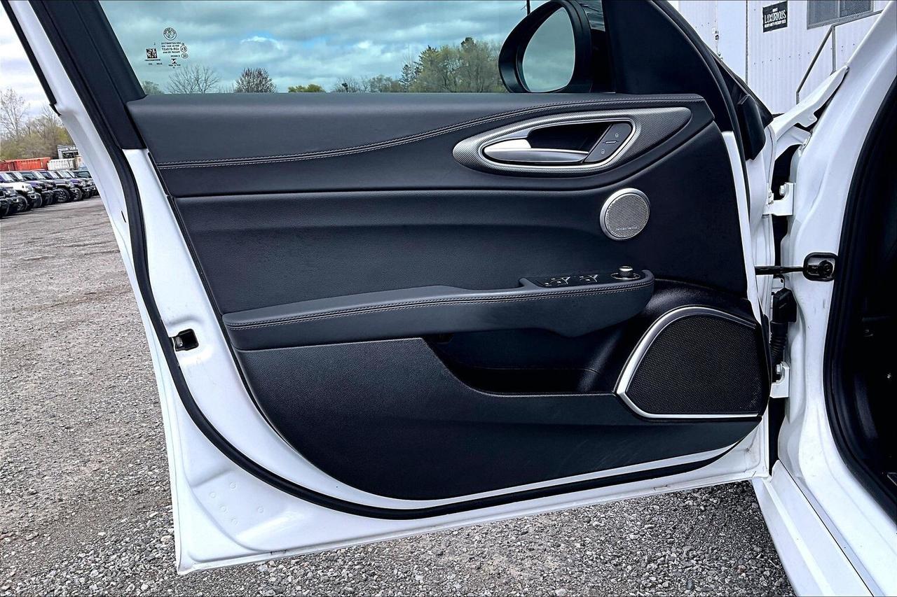 2023 Alfa Romeo Giulia Veloce | Premium Leather | Harman Kardon | AWD Photo