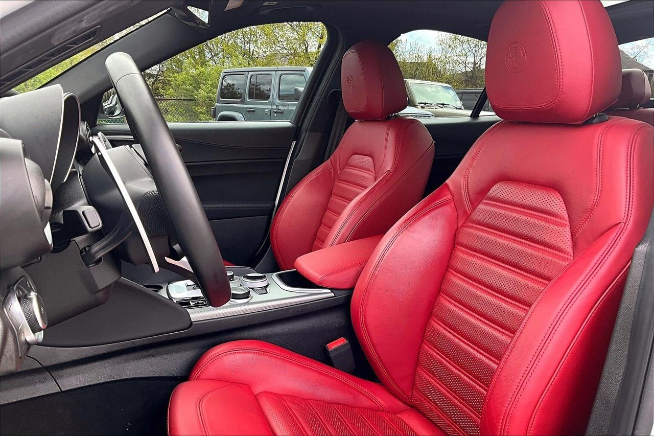 2023 Alfa Romeo Giulia Veloce | Premium Leather | Harman Kardon | AWD Photo