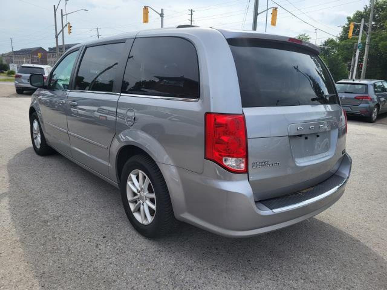 2017 Dodge Grand Caravan SE Plus Photo4