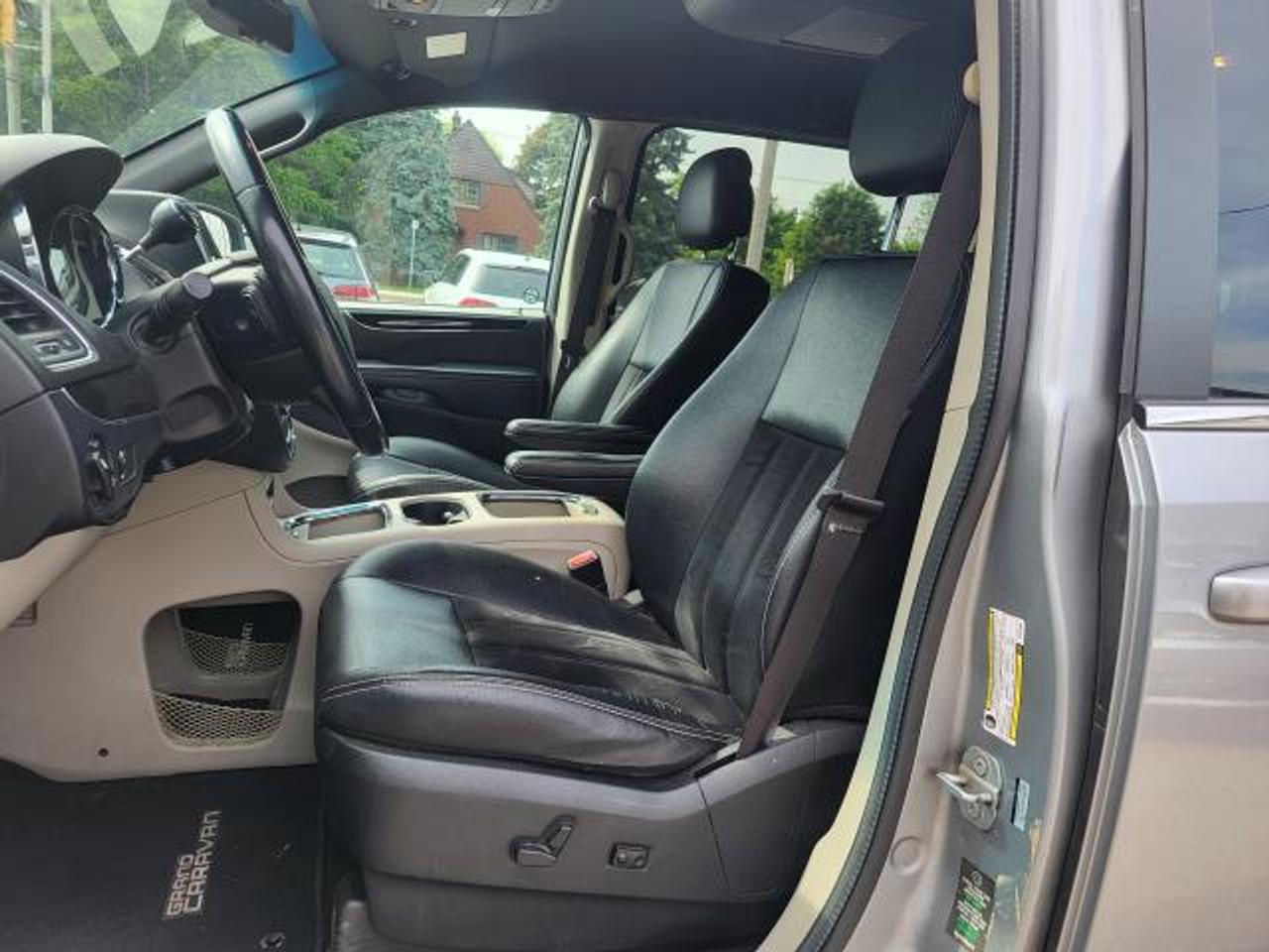 2017 Dodge Grand Caravan SE Plus Photo