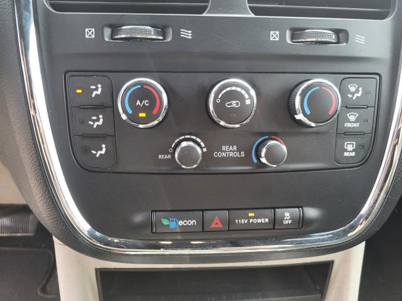2017 Dodge Grand Caravan SE Plus Photo
