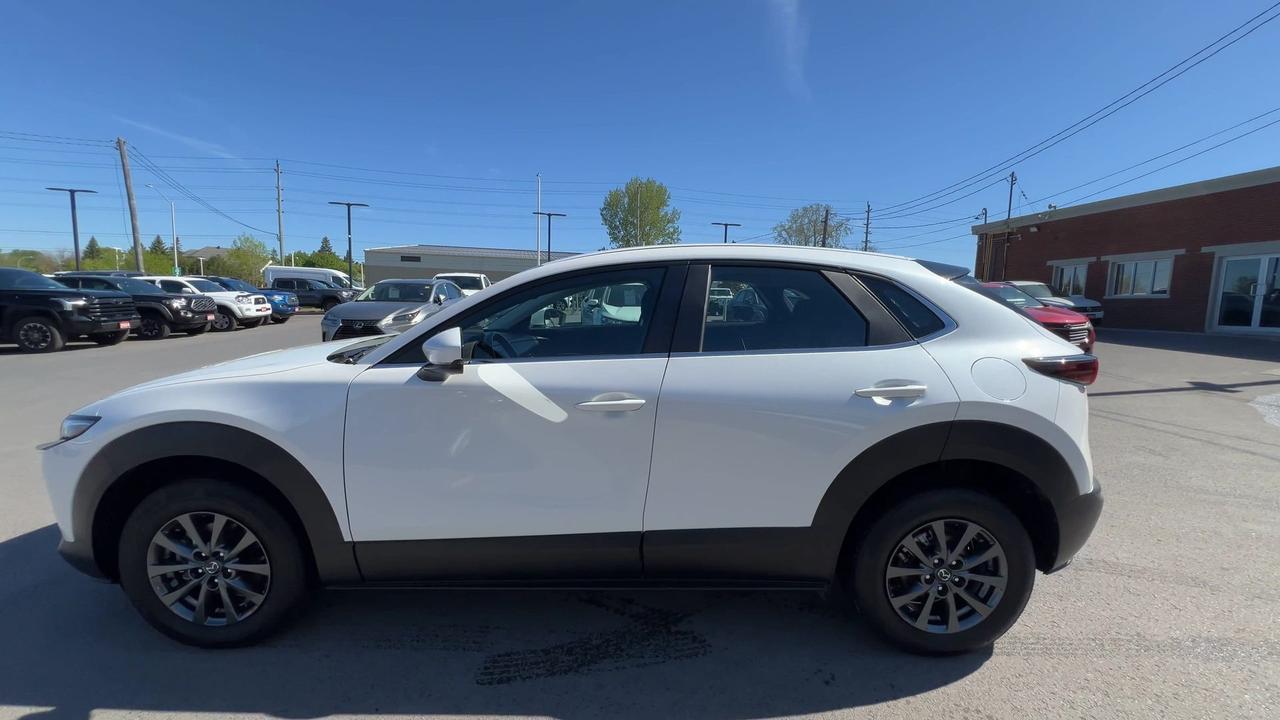 2023 Mazda CX-30 AWD | ONLY 6,300KMS! | HTD SEATS |CARPLAY | ALLOYS Photo4
