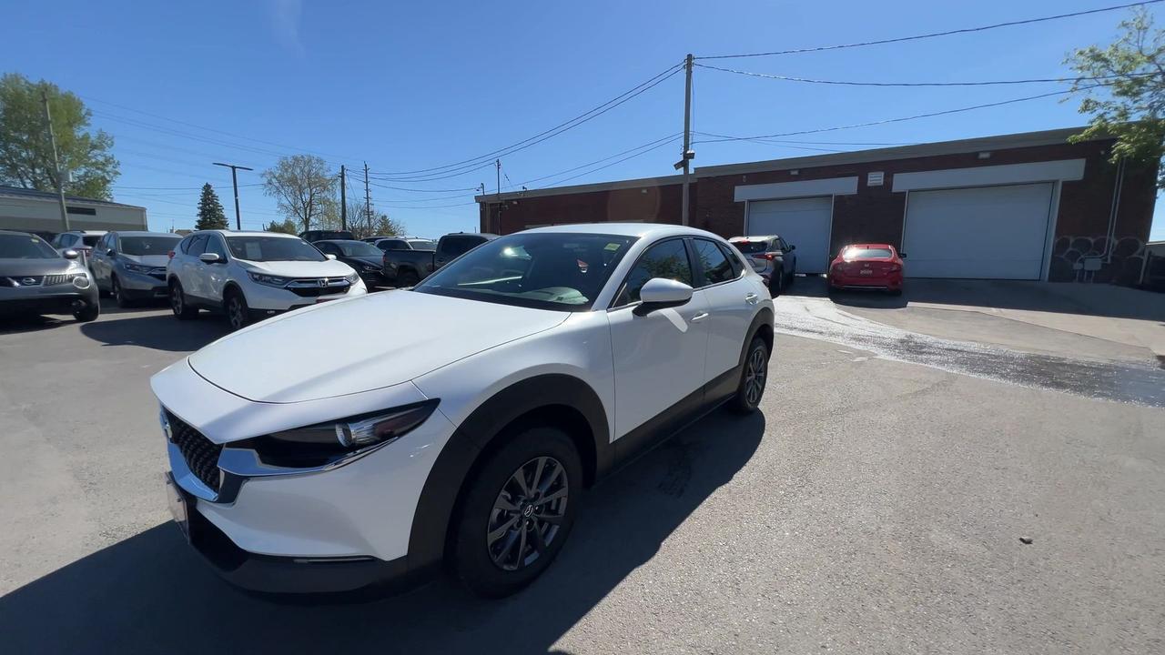 2023 Mazda CX-30 AWD | ONLY 6,300KMS! | HTD SEATS |CARPLAY | ALLOYS Photo3
