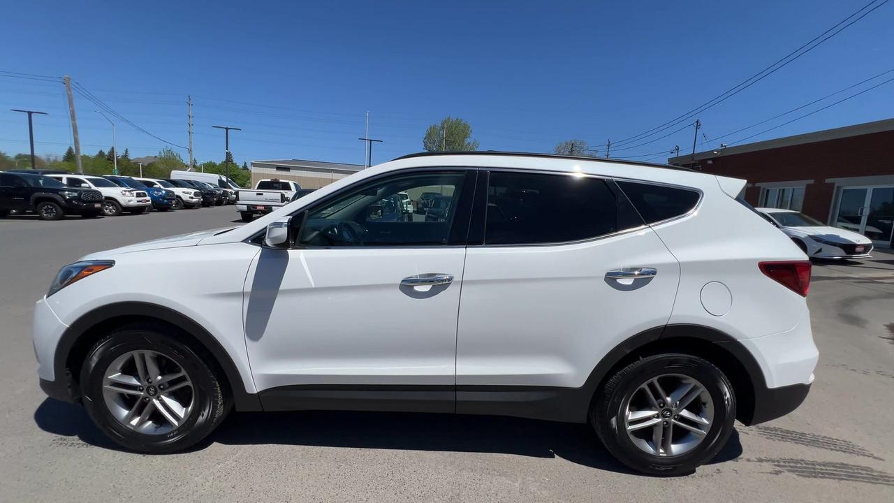 2017 Hyundai Santa Fe Sport PREMIUM AWD | LOW KMS!! | HTD SEATS | BLIND SPOT Photo4