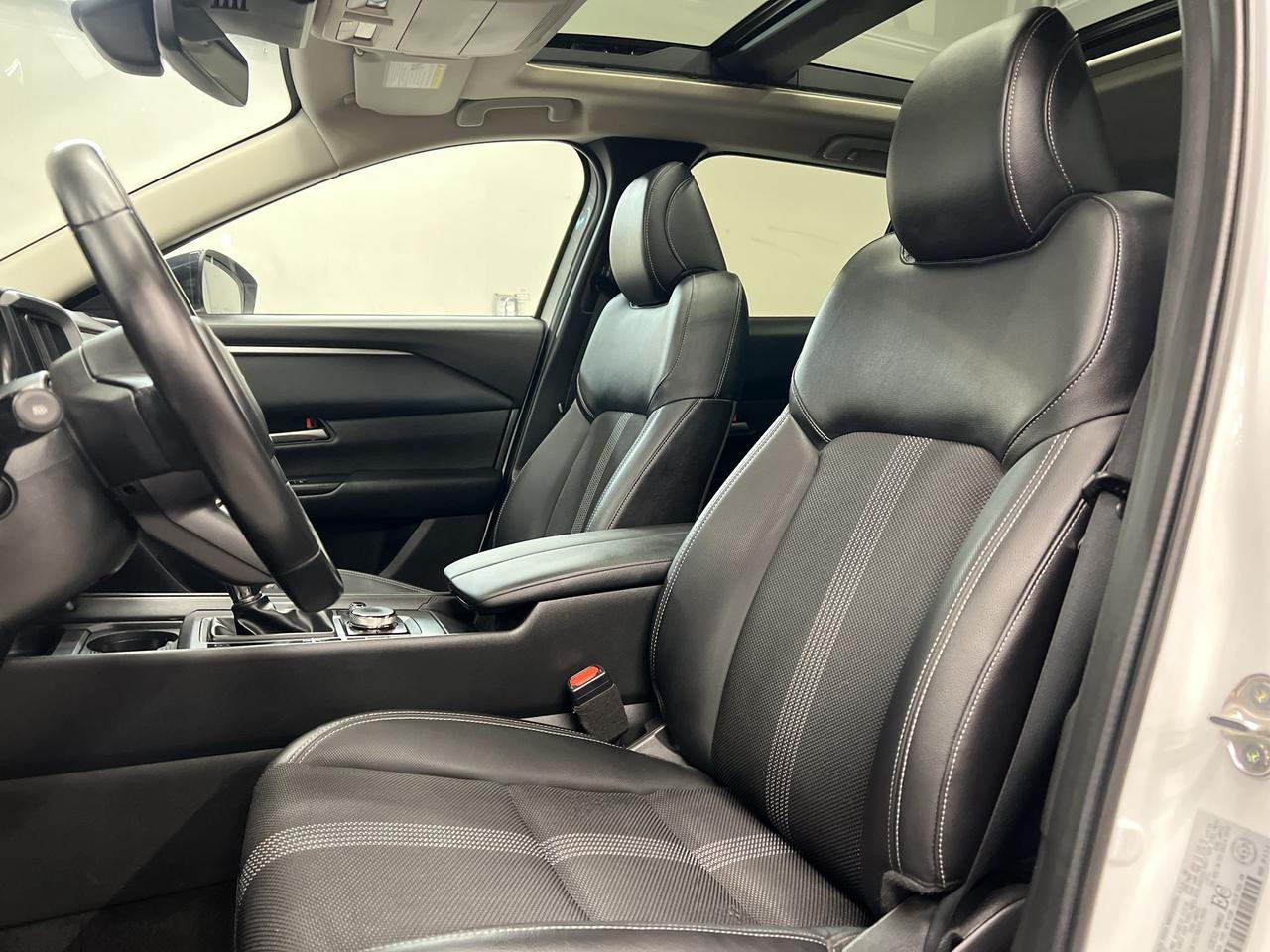 2023 Mazda CX-50 AWD | ONLY 33,000KMS! | HTD LEATHER | PANO ROOF Photo