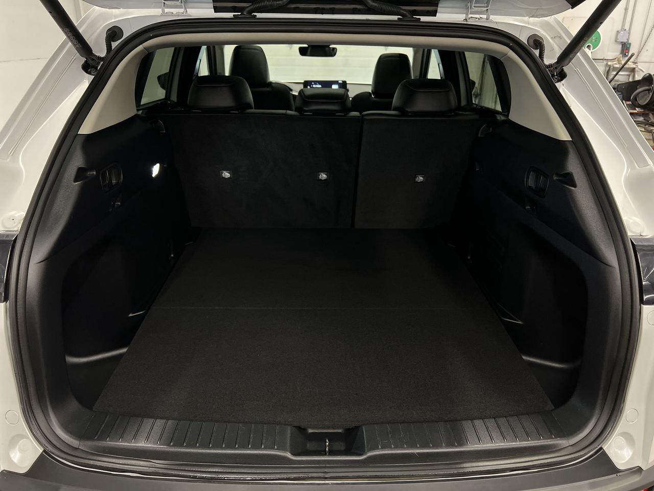 2023 Mazda CX-50 AWD | ONLY 33,000KMS! | HTD LEATHER | PANO ROOF Photo