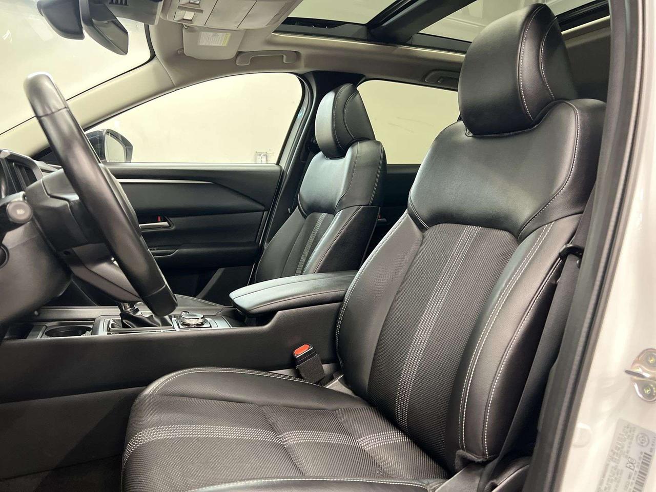 2023 Mazda CX-50 AWD | ONLY 33,000KMS! | HTD LEATHER | PANO ROOF Photo