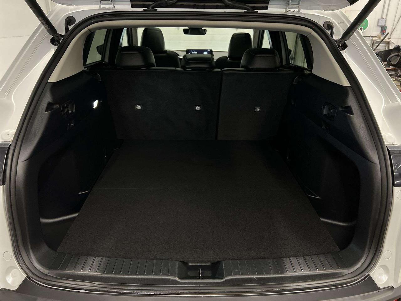 2023 Mazda CX-50 AWD | ONLY 33,000KMS! | HTD LEATHER | PANO ROOF Photo