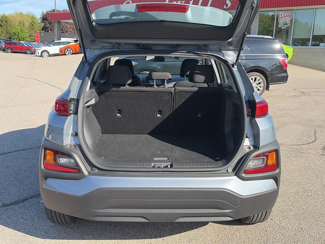 2018 Hyundai KONA 2.0L ESSENTIAL, CLEAN CARFAX, HEATED SEATS! Photo