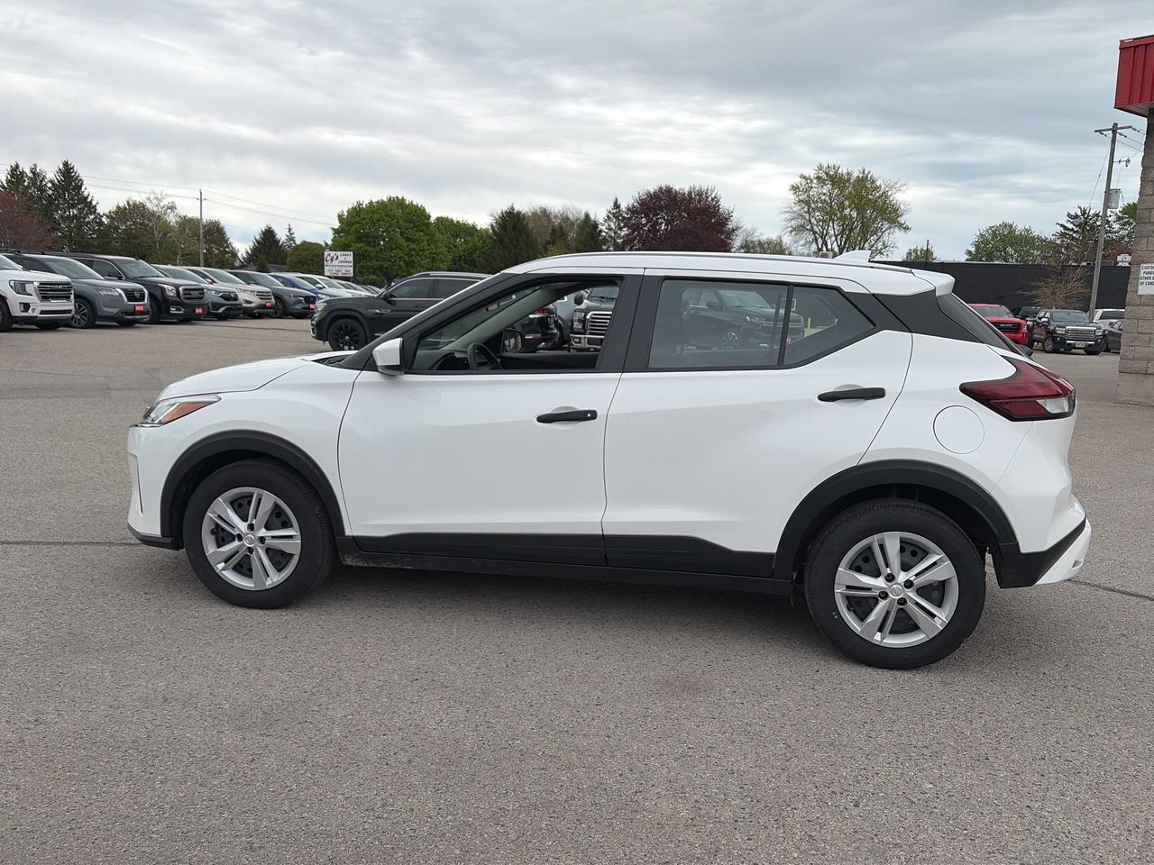 2024 Nissan Kicks S, CLEAN CARFAX, BALANCE OF FACTORY WARRANTY! Photo